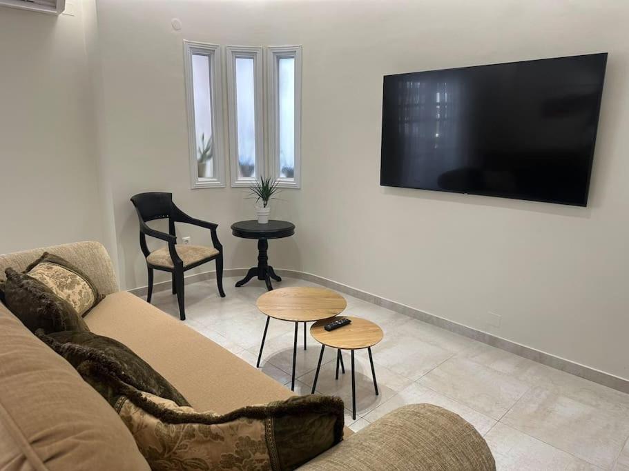 Eclectic Apartment Near Downtown Ηράκλειο Κρήτης Εξωτερικό φωτογραφία
